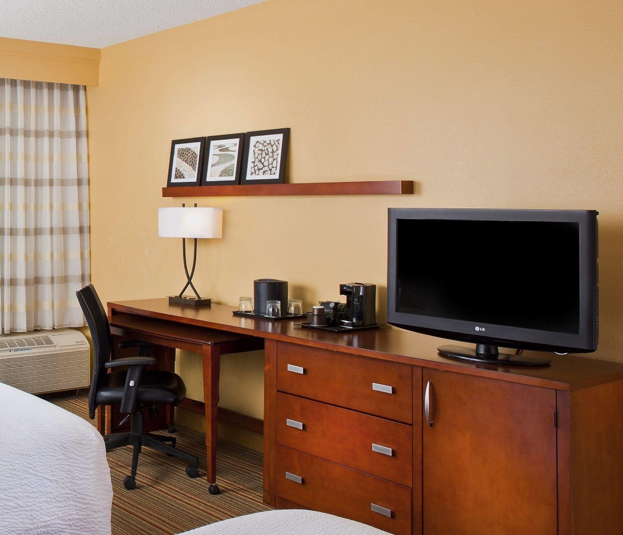 คอร์ตยาร์ด ออร์แลนโด แอร์พอร์ต Hotel ออร์ลันโด ภายนอก รูปภาพ